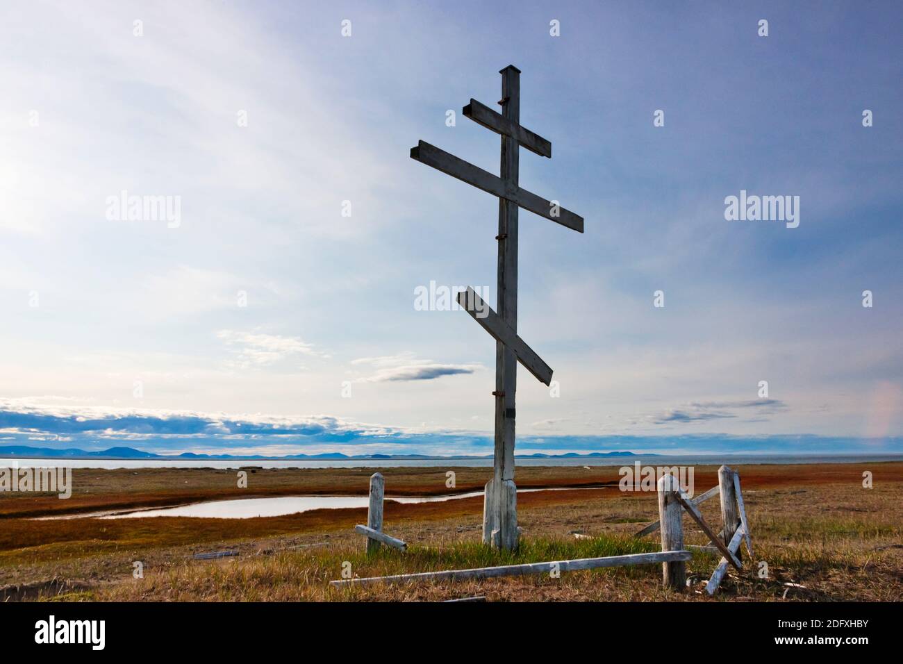 Signo de cementerio, Cabo Onman, Mar de Chukchi, el extremo oriental de Rusia Foto de stock
