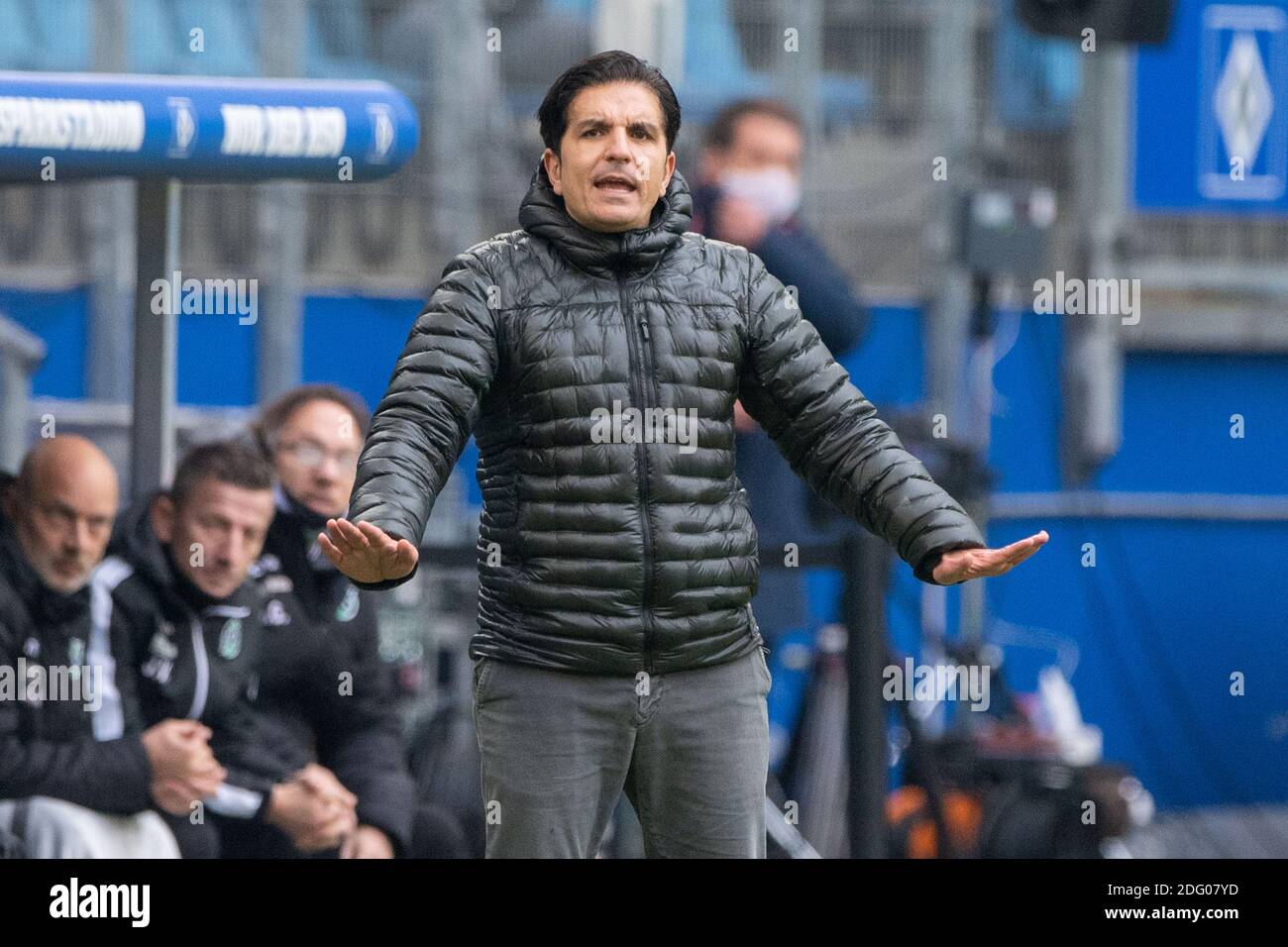 El entrenador Kenan KOCAK (H) llama a la calma, fútbol 2 ª Bundesliga, 10º partido, HSV Hamburgo Hamburgo Hamburgo (HH) - Hanover 96 (H) 0: 1 el 5 de diciembre de 2020 en Hamburgo/Alemania. ¬ | uso en todo el mundo Foto de stock