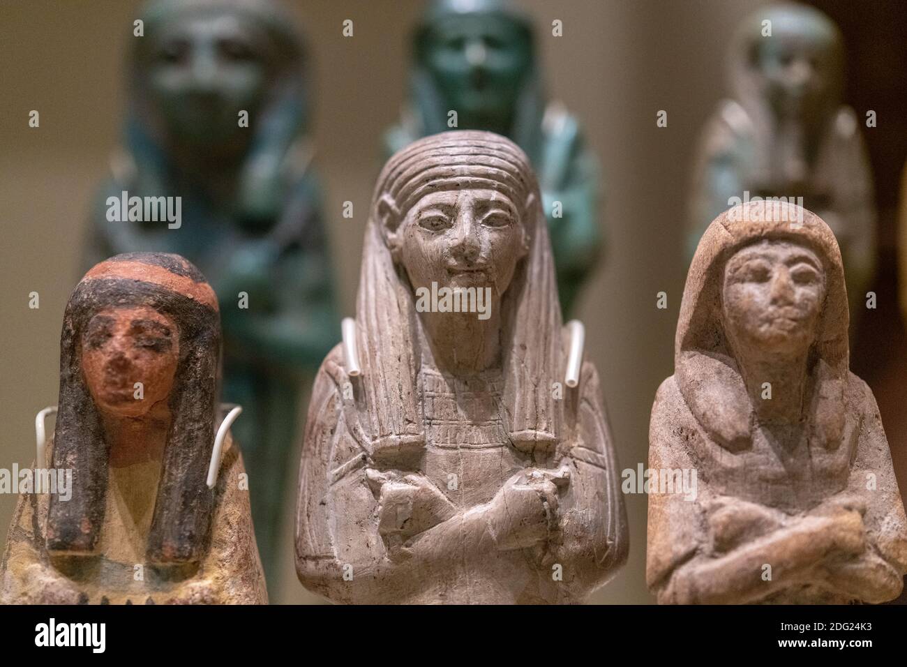 Shawabtis figuras mágicas. El artículo se ve en la exposición del Museo Real de Ontario llamada "las momias egipcias: Vidas antiguas. Nuevos descubrimientos" Foto de stock