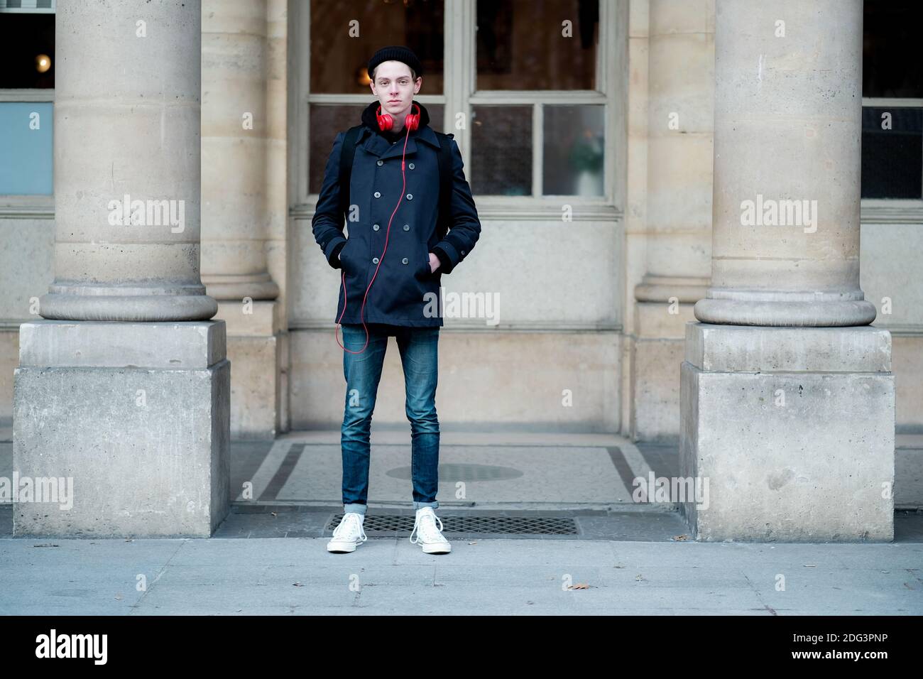 Estilo de calle, modelo Paul Manniez después de Louis Vuitton Otoño-Invierno  2017-2018 espectáculo de ropa de hombre celebrado en el Palacio Real, en  París, Francia, el 19 de enero de 2017. Foto
