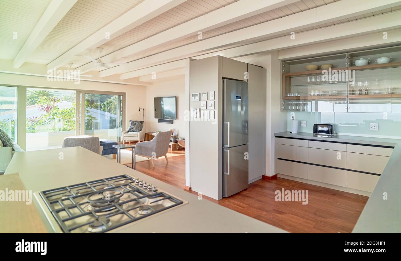 Casa moderna escaparate cocina interior Foto de stock
