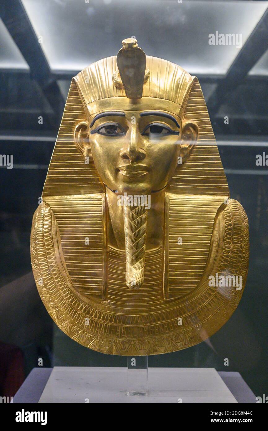 Máscara de oro entierro de Psusennes I 1 3 ª Faroah de la 21ª Dinastía, gobernante de Tanis, dentro del Museo Egipcio, el Cairo, Egipto Foto de stock