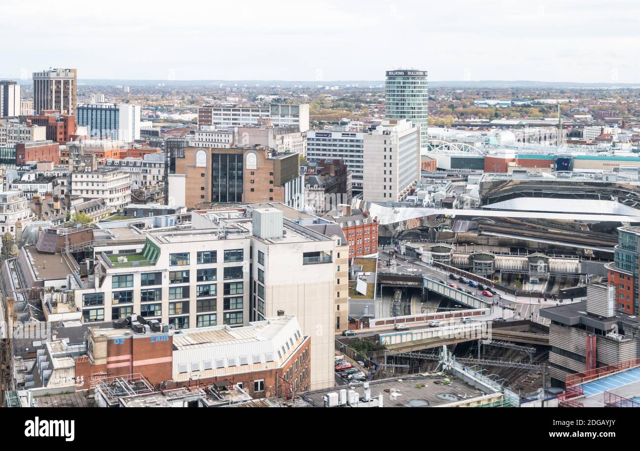 Una vista aérea del centro de la ciudad de Birmingham, visible es la Rotunda y Grand Central Station. Foto de stock
