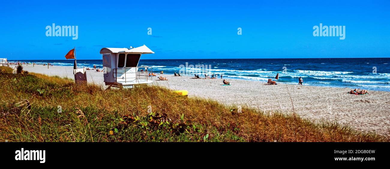Cabaña de socorrista en la playa, Lake Worth, Palm Beach County, Florida, Estados Unidos Foto de stock