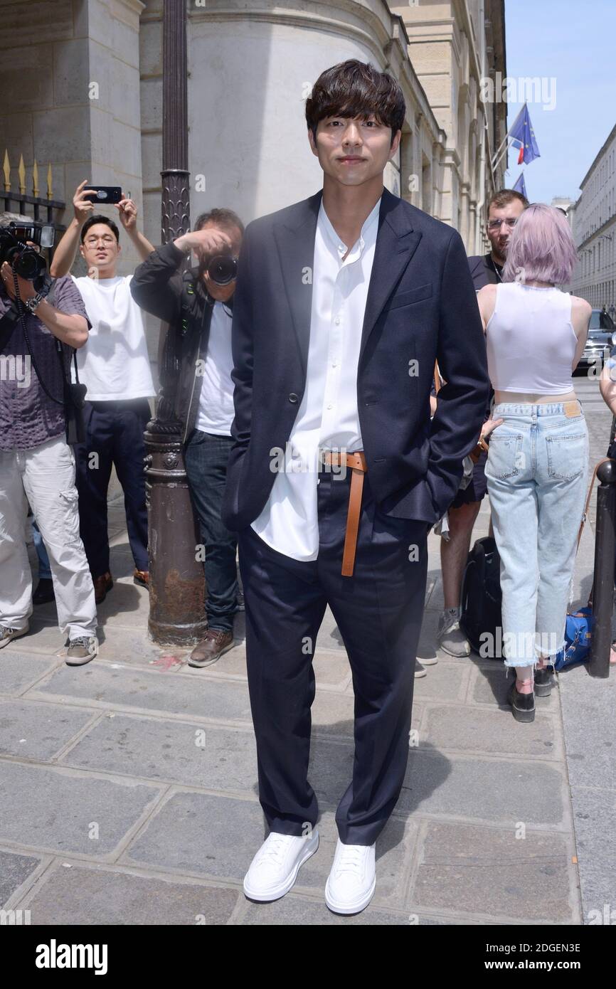 Gong Yoo llega al espectáculo Louis Vuitton durante la Semana de la moda  masculina de París Primavera Verano 2018, en París, Francia el 22 de junio  de 2017. Foto de Aurore Marechal/ABACAPRESS.COM
