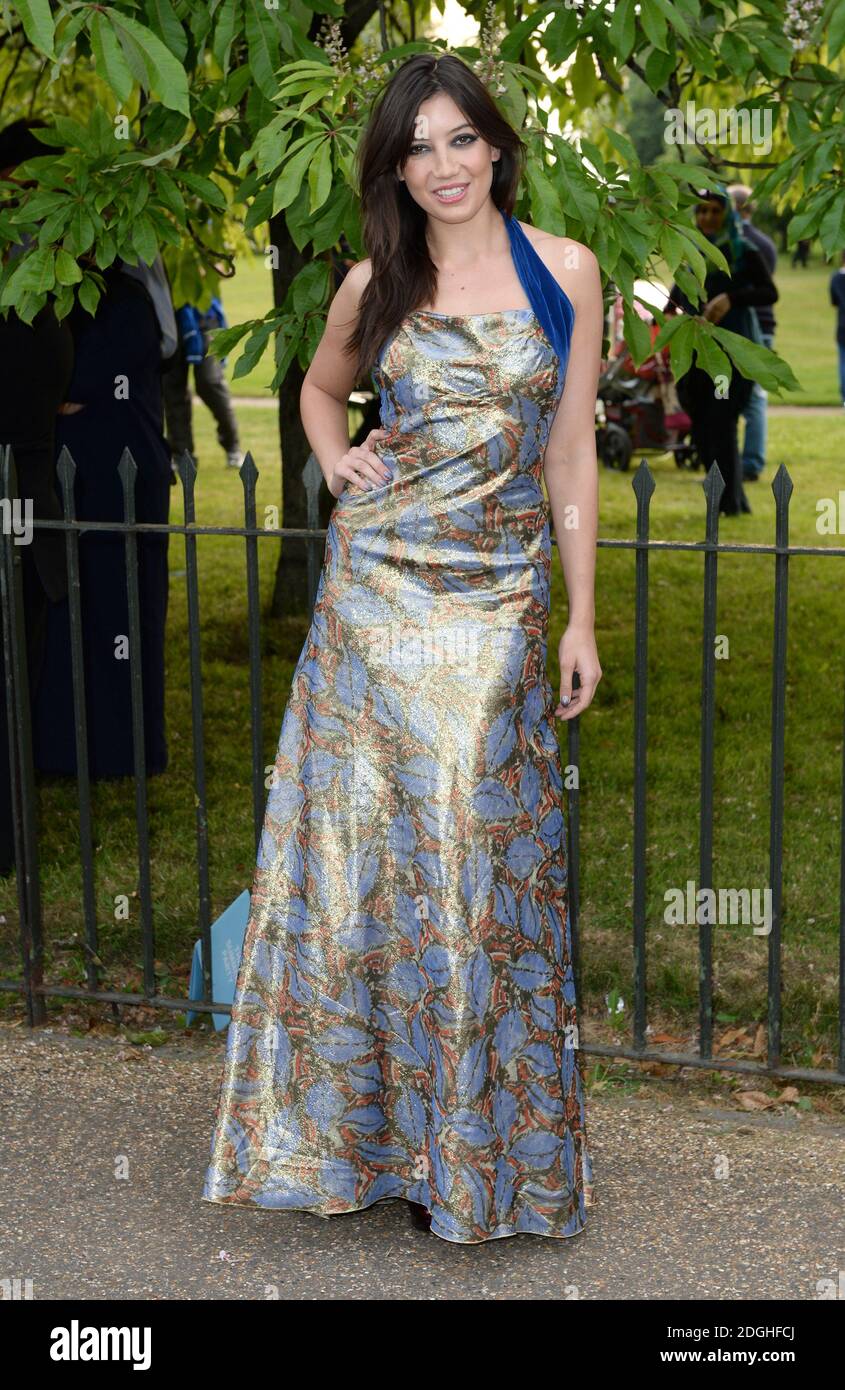 Daisy Lowe llegando a la Serpentine Gallery Summer Party, Hyde Park, Londres. Foto de stock