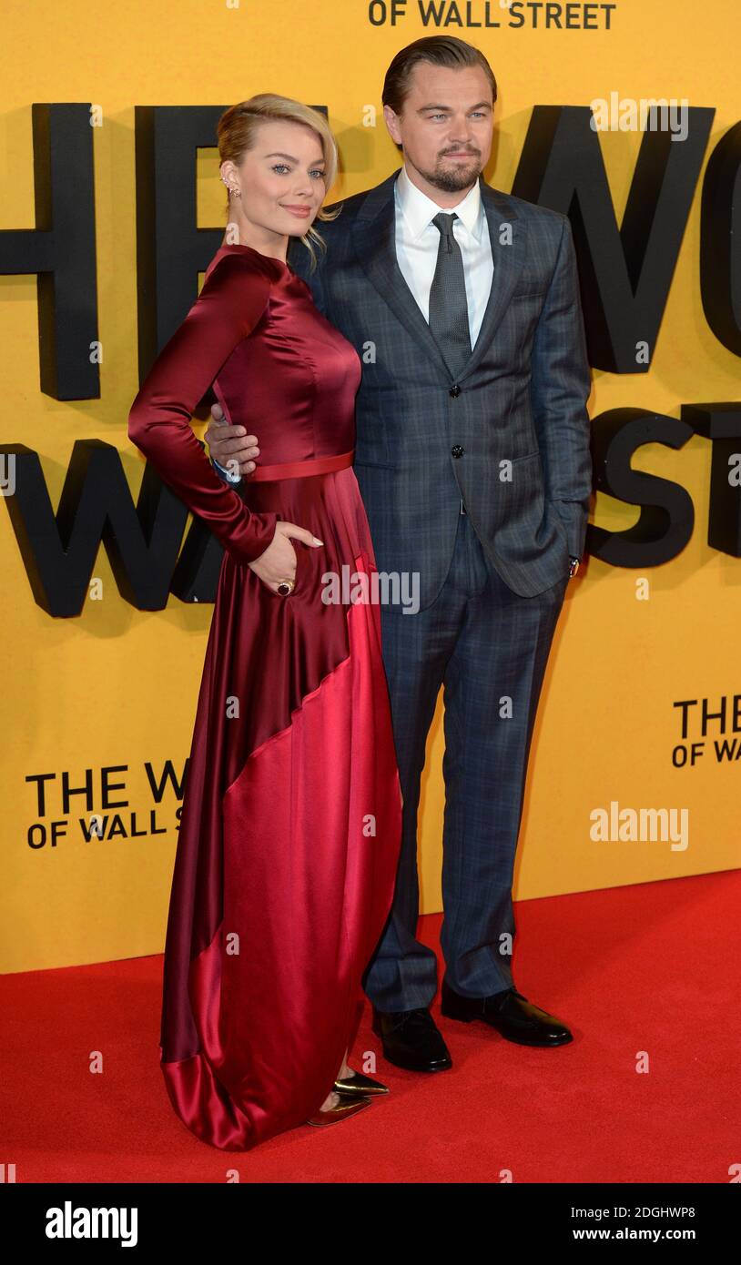 Leonardo DiCaprio y Margot Robbie llegan al estreno británico de Wolf of  Wall Street, Odeon Cinema, Leicester Square, Londres Fotografía de stock -  Alamy