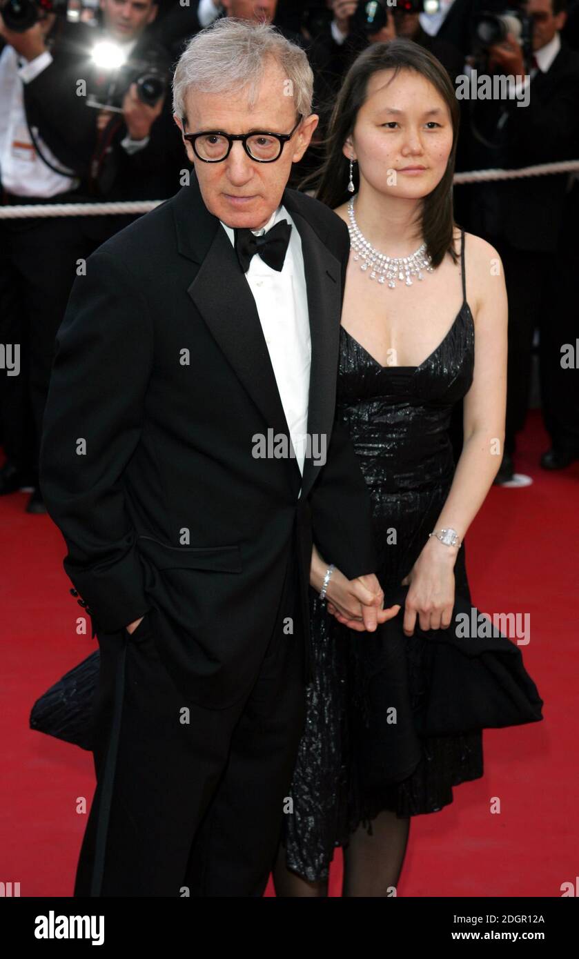 Woody Allen y su esposa llegan al estreno de Match Point, el Palais Du