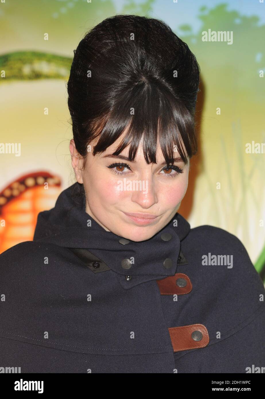 Gizzi Erskine llega al estreno de Totem de Cirque du Soleil en el Royal