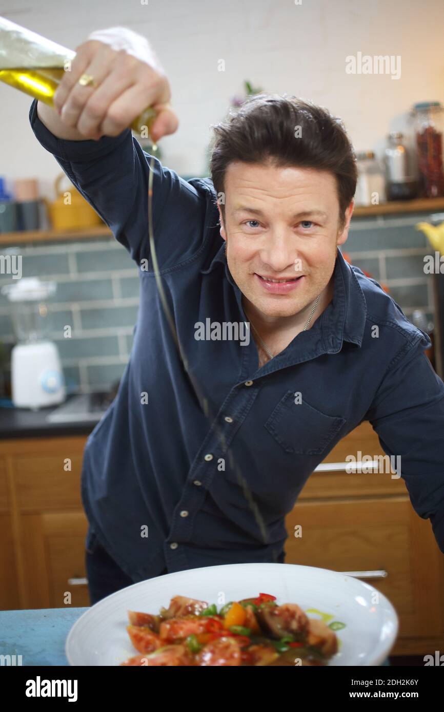 Reino Unido / Londres / Jamie Oliver/ James Trevor 'Jamie' Oliver, MBE es un chef de celebridades Inglés, restauranteur, y la personalidad de los medios de comunicación. Foto de stock