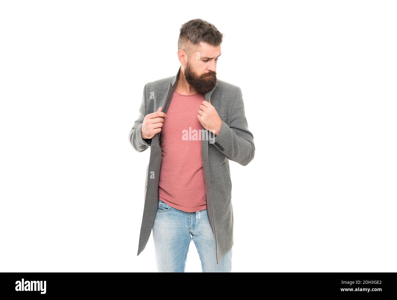 Ropa moderna. Conjunto elegante sport. Concepto de moda y ropa hombre. Ropa cómoda. Hombre con diseño de cintura baja elegante y moderna chaqueta. Chaqueta informal perfecta para cualquier ocasión. Consulta al