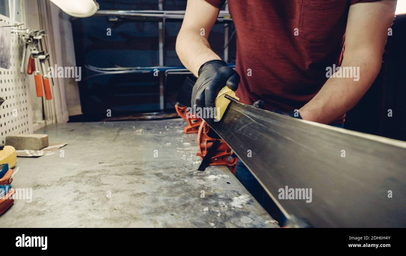 Afinación de cera de esquí, reparación de bordes laterales