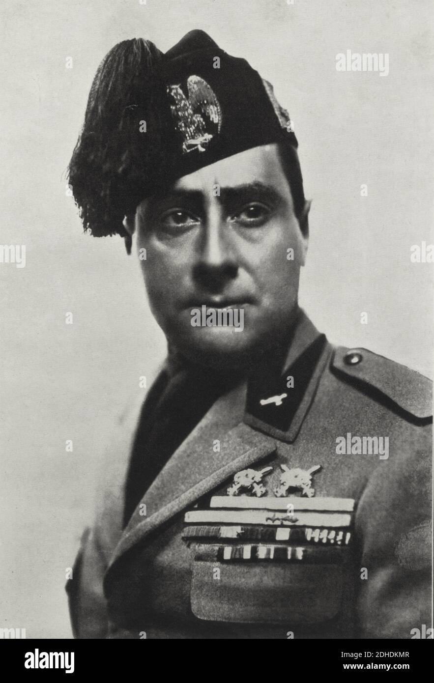 El cruel político fascista italiano ACHILLE STARACE ( 1889 - 1945 ) ,  Secretario de la PNF ( 1931 - 39 ) y Chef de . de Milizia ( 1939 - 1941  ),