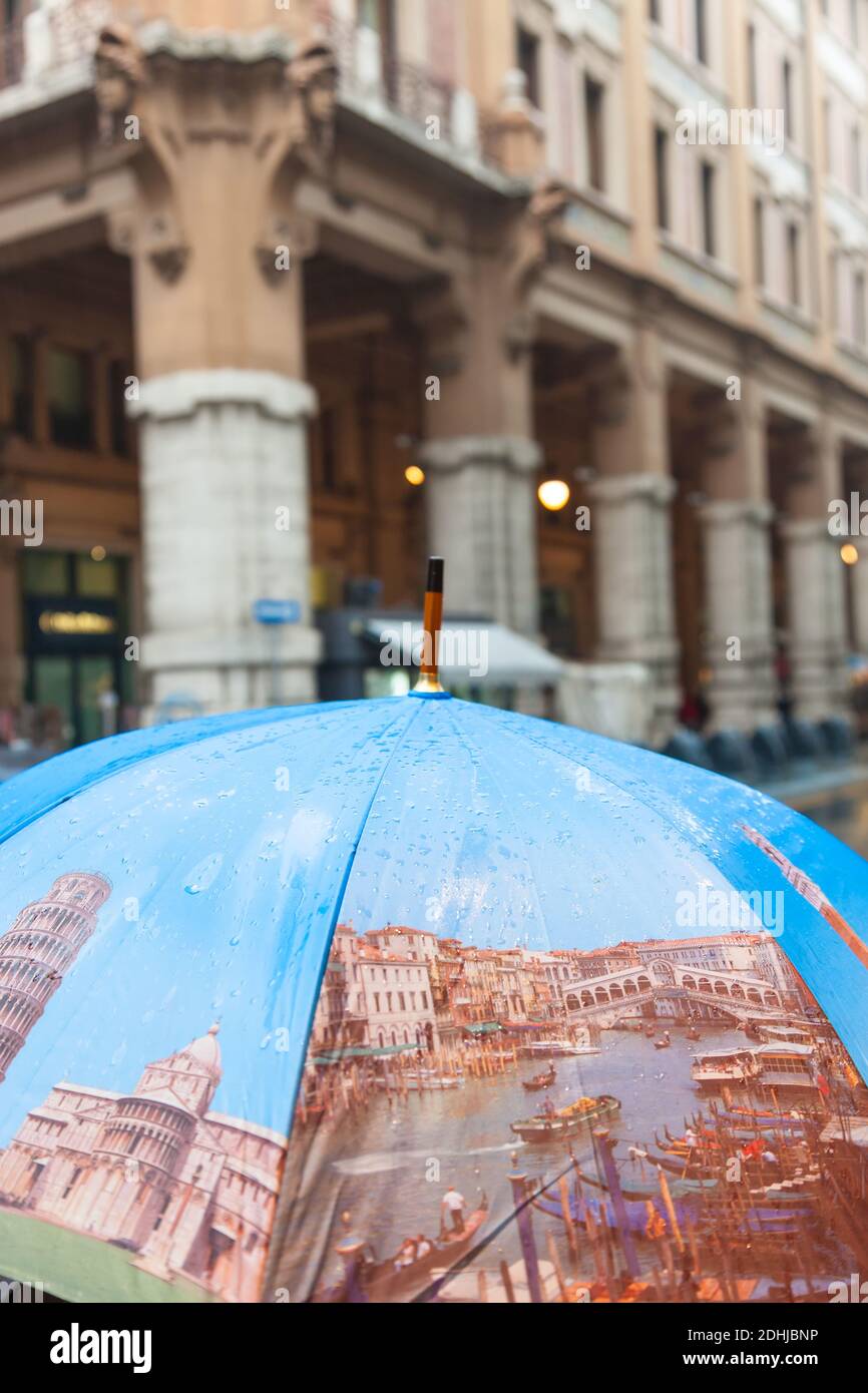 Paraguas con monumentos italianos, Florencia, Italia Fotografía de stock -  Alamy