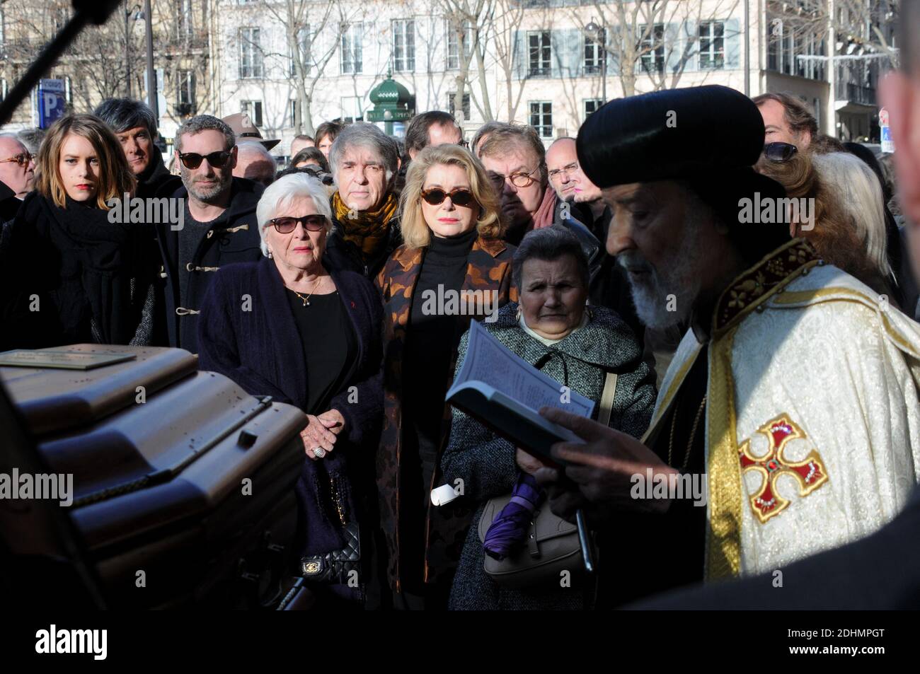 Line Renaud et Catherine Deneuve aux obseques de Michel Delpech decede
