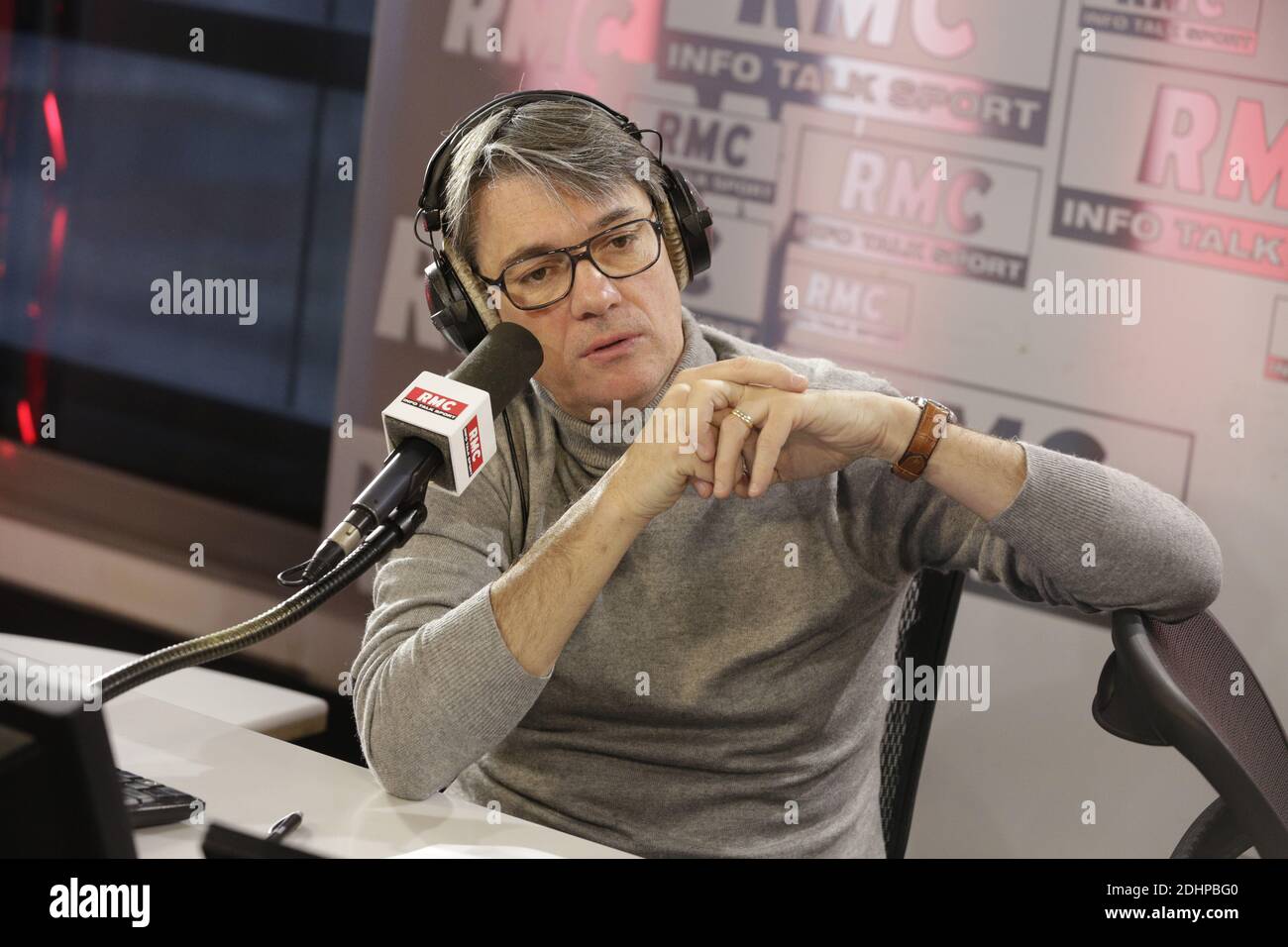 Exclusivo - Alain Marschall en la charla 'Les grandes Gueules' en RMC Radio,  en París, Francia, el 18 de febrero de 2016. Foto de Jerome  Domine/ABACAPRESS.COM Fotografía de stock - Alamy
