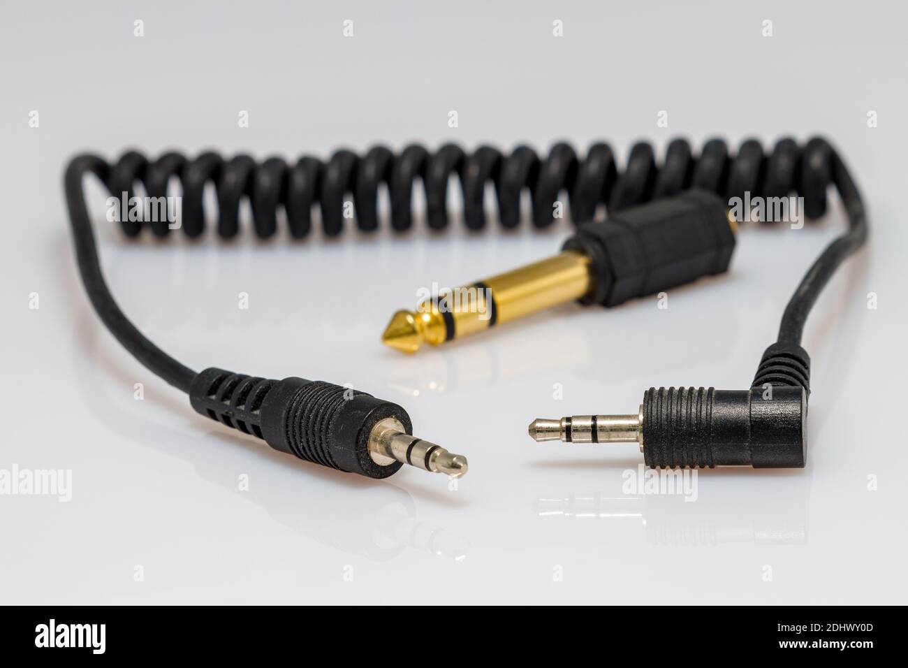 cable de audio y vídeo con enchufe Fotografía de stock - Alamy