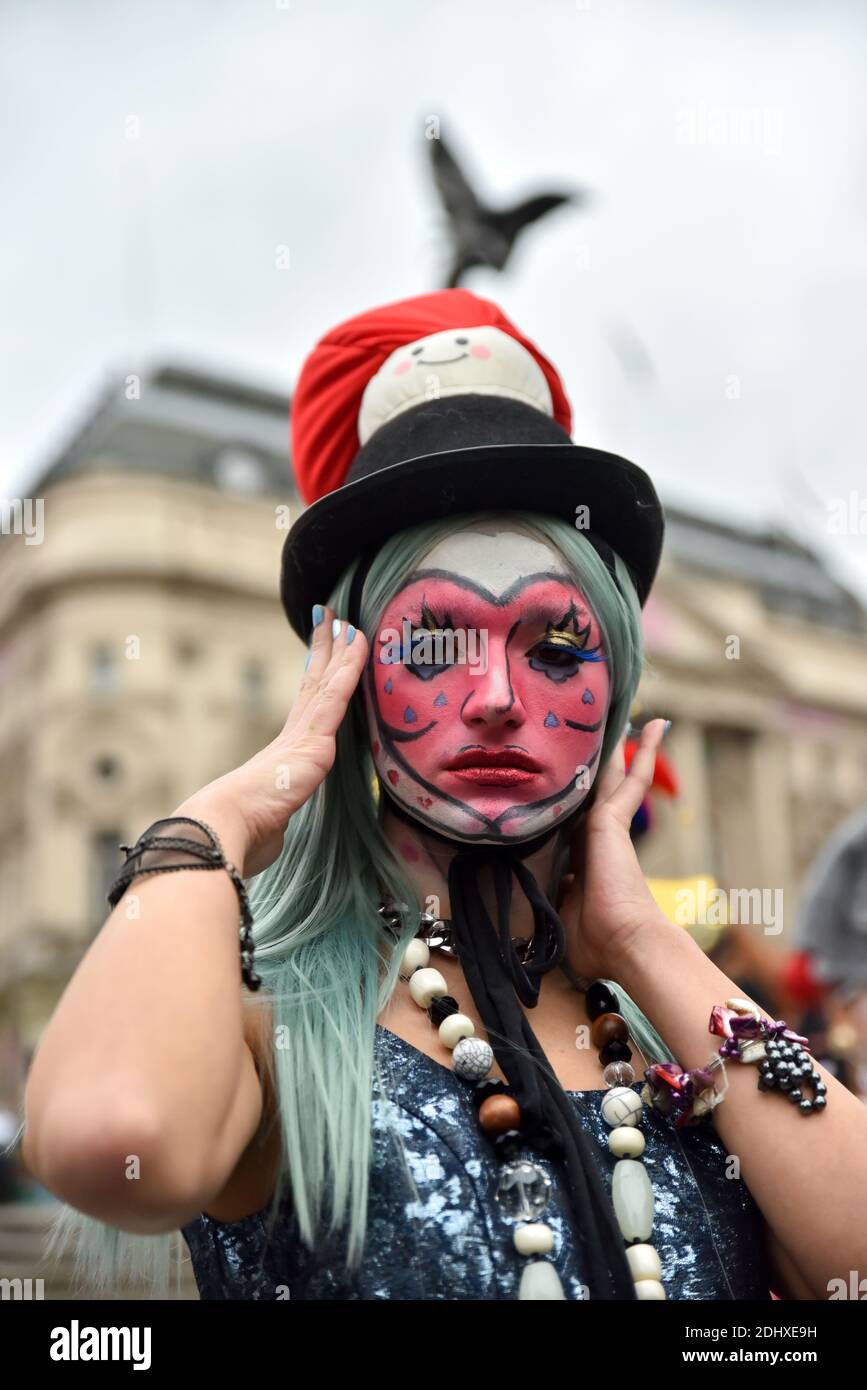 Londres, Reino Unido. 12 de diciembre de 2020. Diseñador Pierre Garroudi Flashmob en el centro de Londres. Crédito: Matthew chattle/Alamy Live News Foto de stock