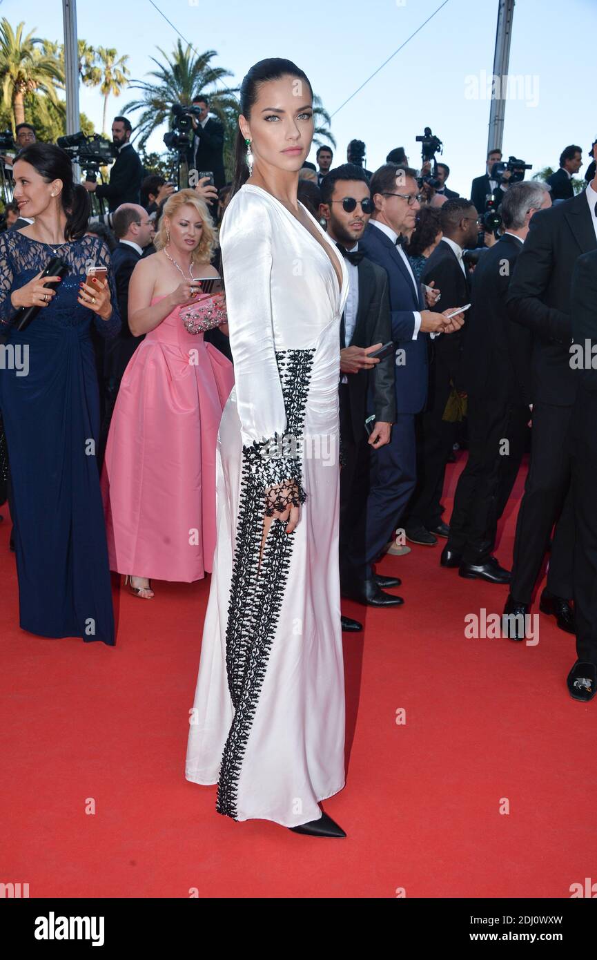 Adriana Lima asistió a la proyección de Julieta en el Palais Des Festivals en Cannes, Francia el 17 de mayo de 2016, como parte del 69 Festival de Cine de Cannes. Foto de Lionel Hahn/ABACAPRESS.COM Foto de stock