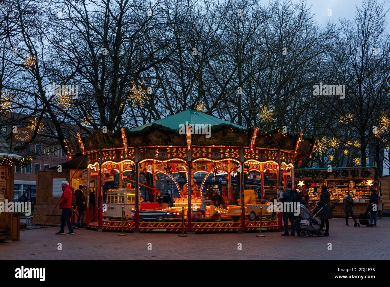 En Kiel wegen Corona-Pandemie zur Adventszeit im Jahre 2020 Lichterschmuck Und Weihnachtsmarkt-light Foto de stock