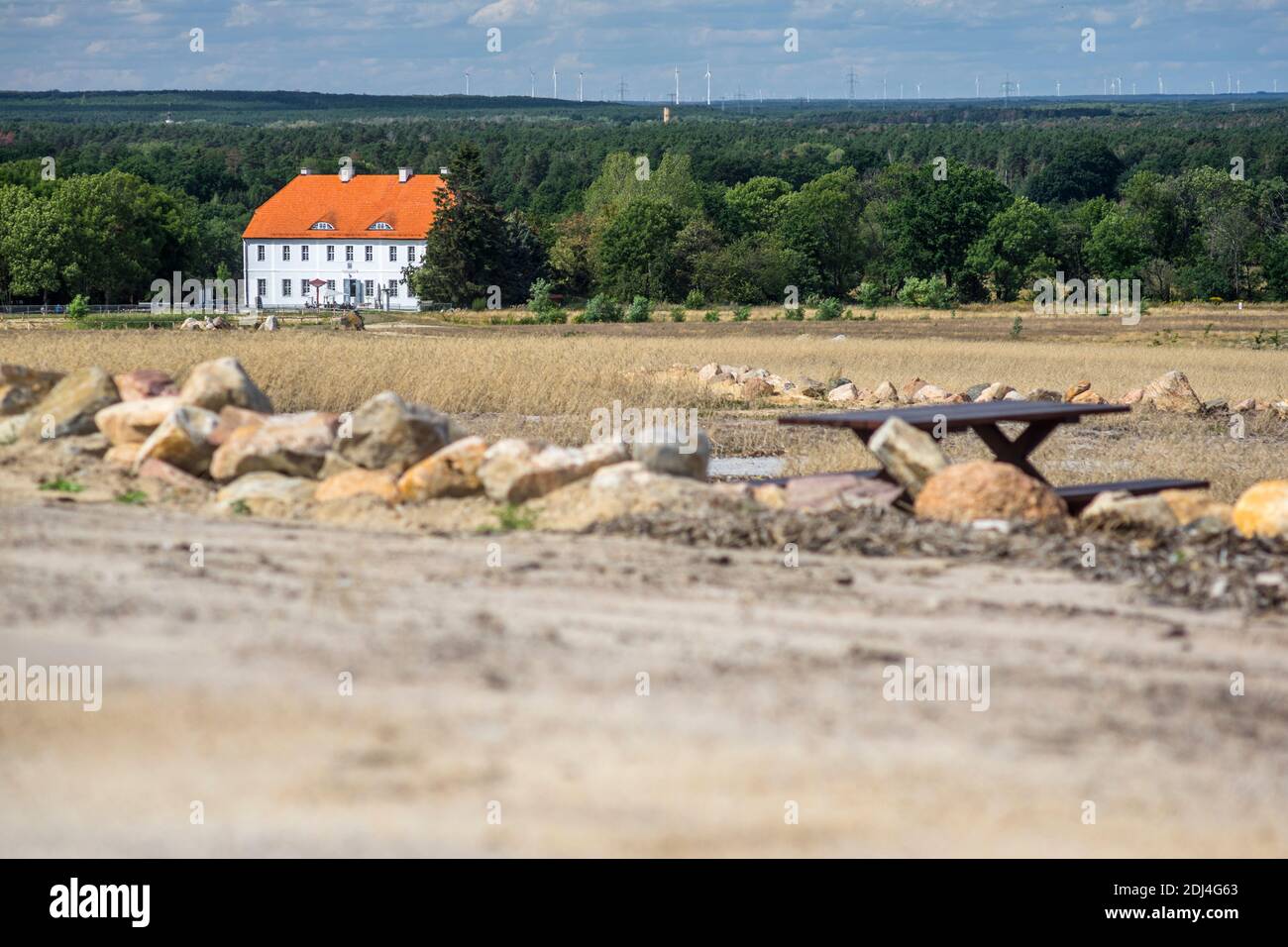 Gutshaus Geisendorf junto a la mina a cielo abierto Welzow-Süd en Lusatia, Alemania. Foto de stock