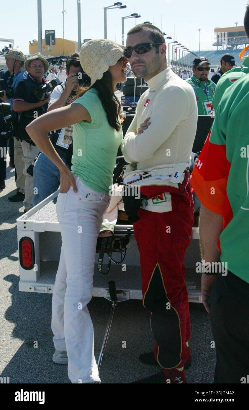 Ashley Judd se une al piloto escocés Dario Franchitti en el Toyota Indy