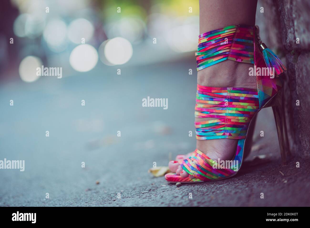 Tacones De Colores Fotos e Imágenes de stock - Alamy