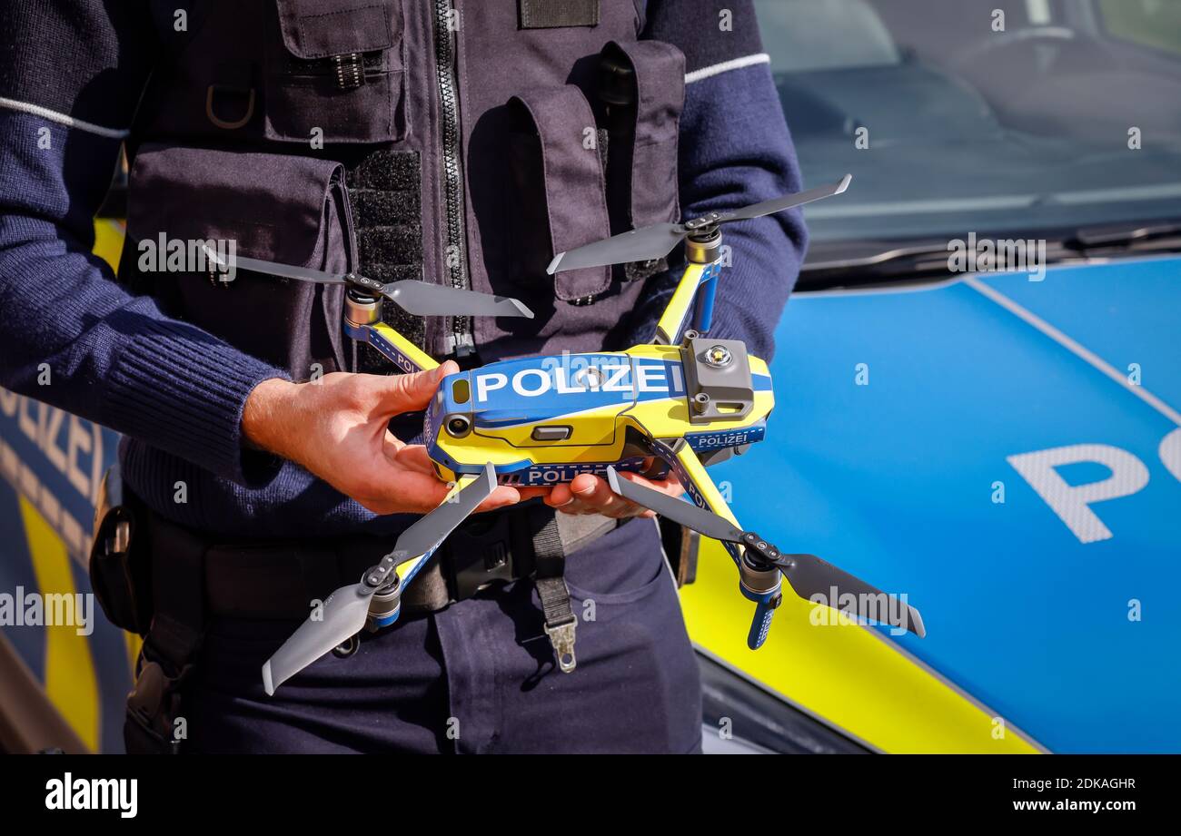Neuss, Renania del Norte-Westfalia, Alemania - Drones en la policía de NRW, 106 drones por un millón de euros serán utilizados por la policía de Renania del Norte-Westfalia en la lucha contra la delincuencia a partir de 2021. Foto de stock