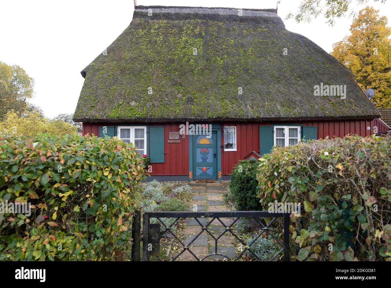 Alemania, Mecklemburgo-Pomerania Occidental, Prerow, Eschenhaus, antigua casa del pintor y artista gráfico Theodor Schultze-Jasmer (7 de julio de 1888 - 30 de octubre de 1975). Foto de stock