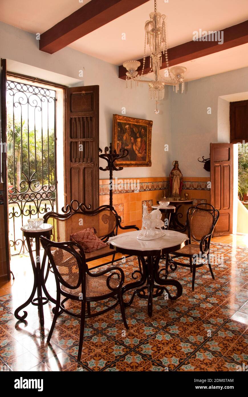 El interior de influencia española en la Hacienda Sotuta de Peon