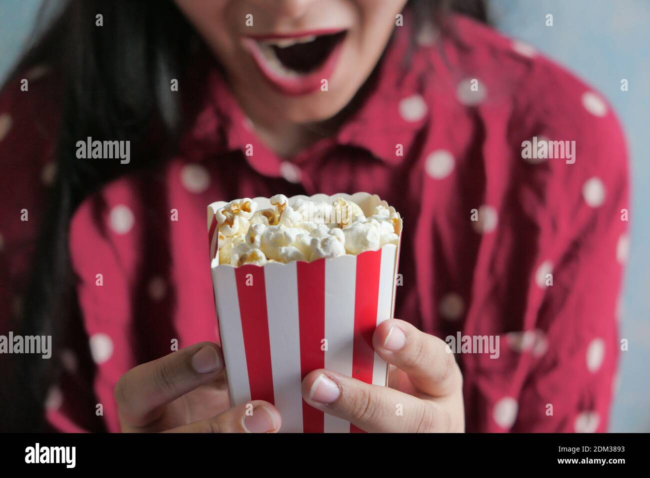 Rating popcorn fotografías e imágenes de alta resolución Alamy