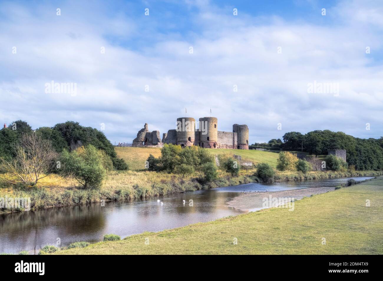 El castillo de Rhuddlan, Denbighshire, Wales, Reino Unido Foto de stock
