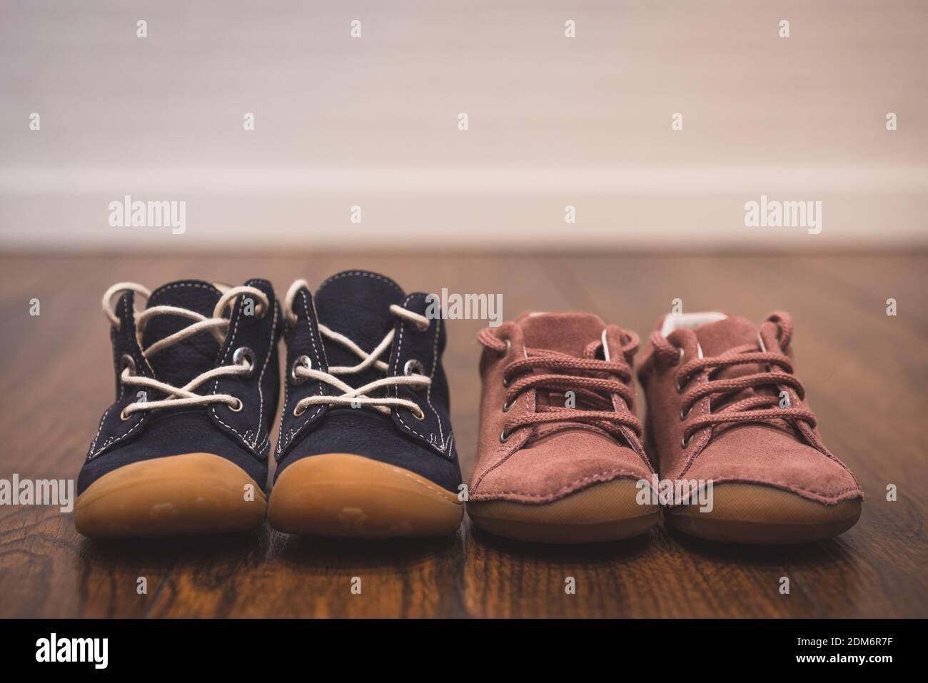 Botines De Piso Fotos e Imágenes de stock - Alamy
