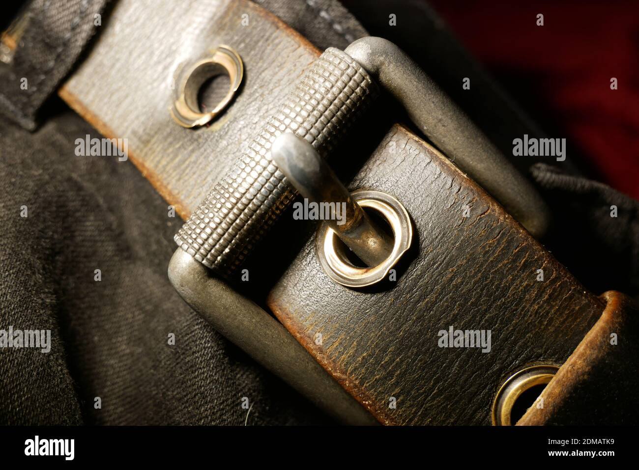 Agujeros de cinturón fotografías e imágenes de alta resolución - Alamy