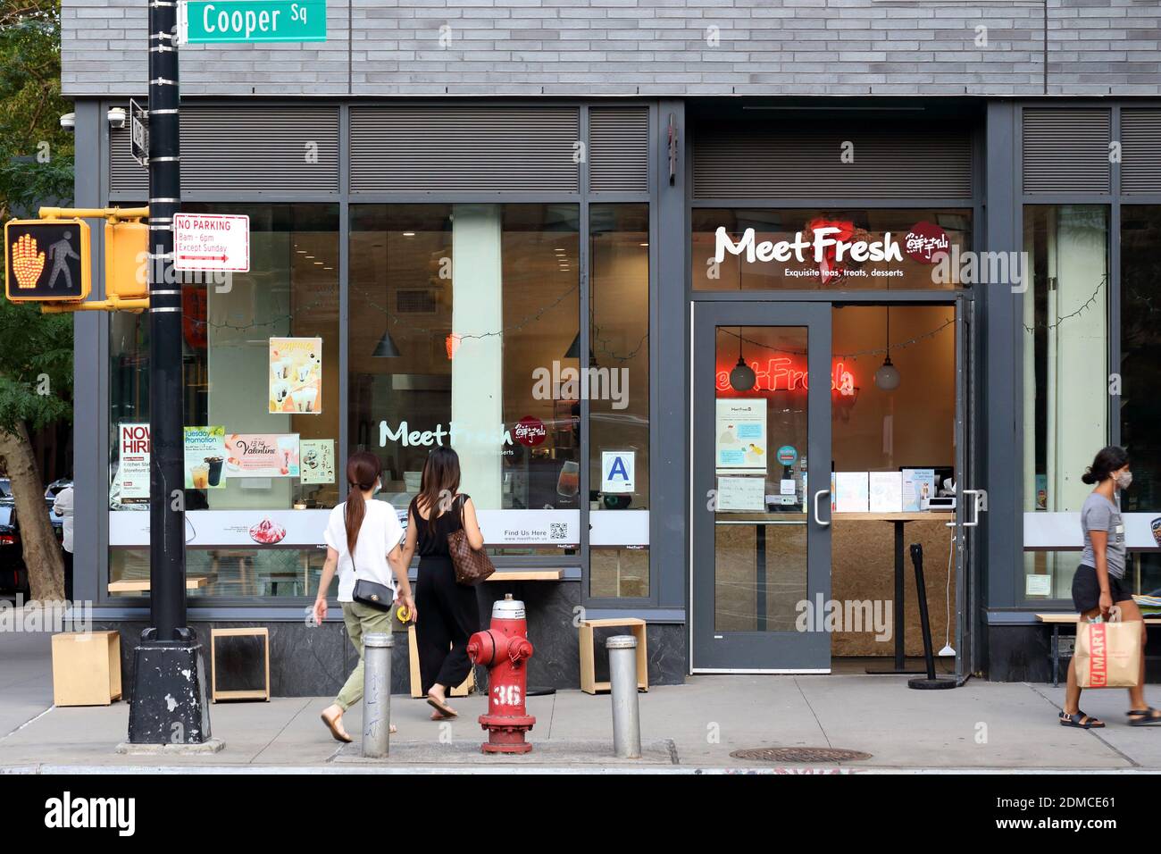 Conozca Fresh 鮮芋仙, 37 Cooper Square, Nueva York, Nueva York, Nueva York, foto del escaparate de una tienda de postres taiwanesa en el barrio East Village de Manhattan Foto de stock