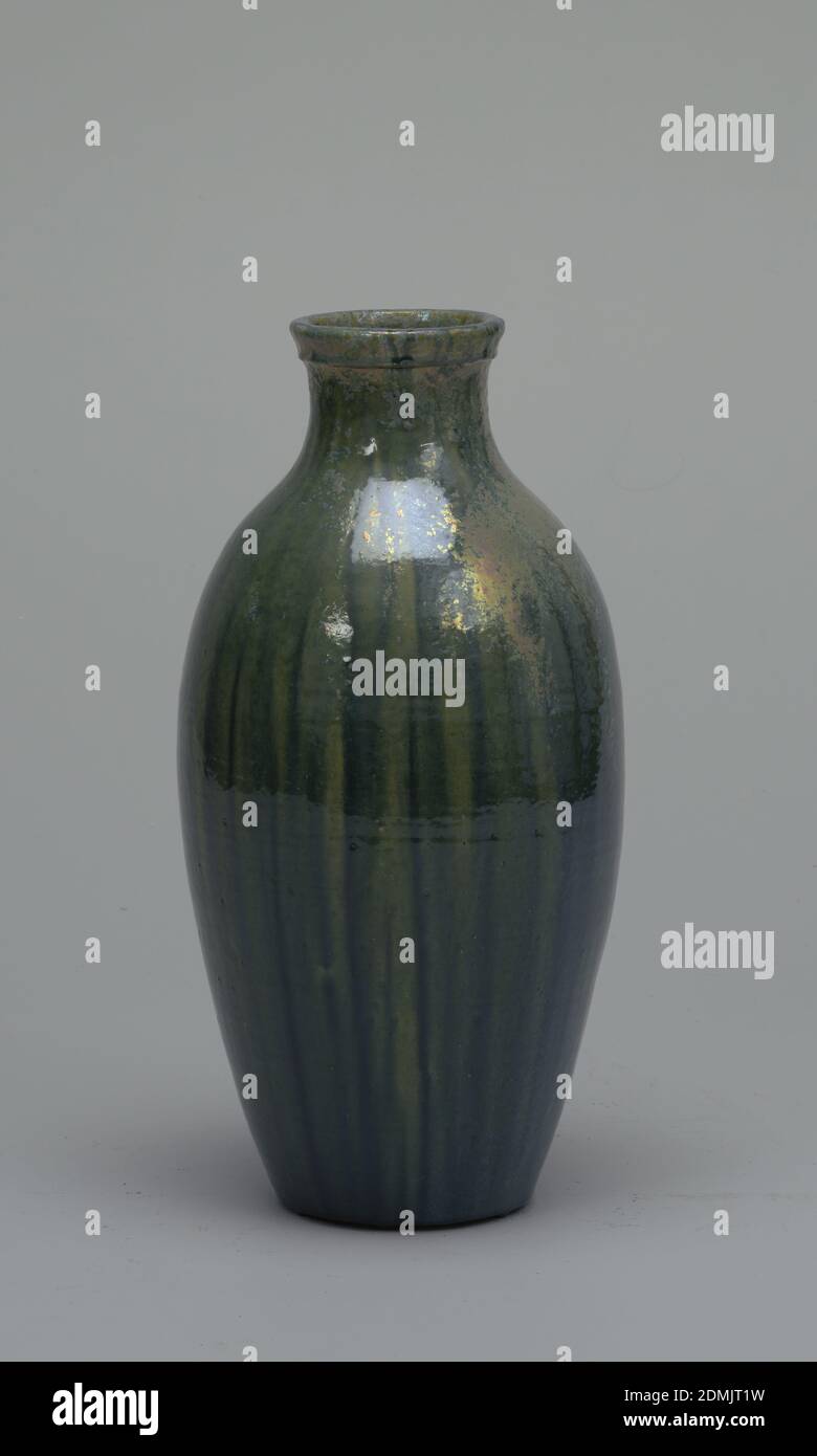 Buff pottery fotografías e imágenes de alta resolución - Alamy