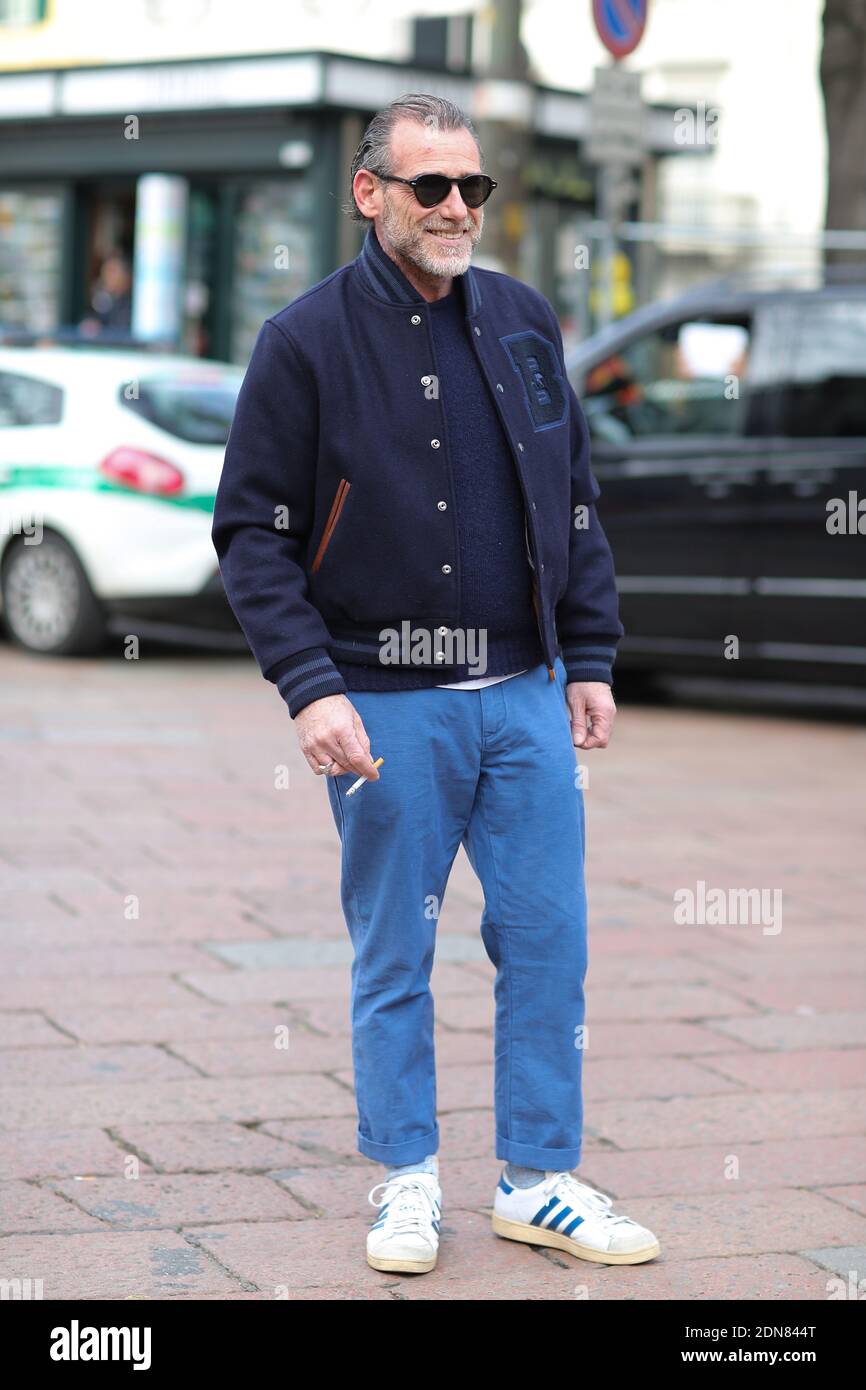 Street style, Alessandro Squarzi arriving at Gucci Fall-Winter 2015-2016  ready-to-wear show held at Pizza Oberdan in Milan, Italy, on February 25th,  2015. Photo by Marie-Paola Bertrand-Hillion/ABACAPRESS.COM Fotografía de  stock - Alamy