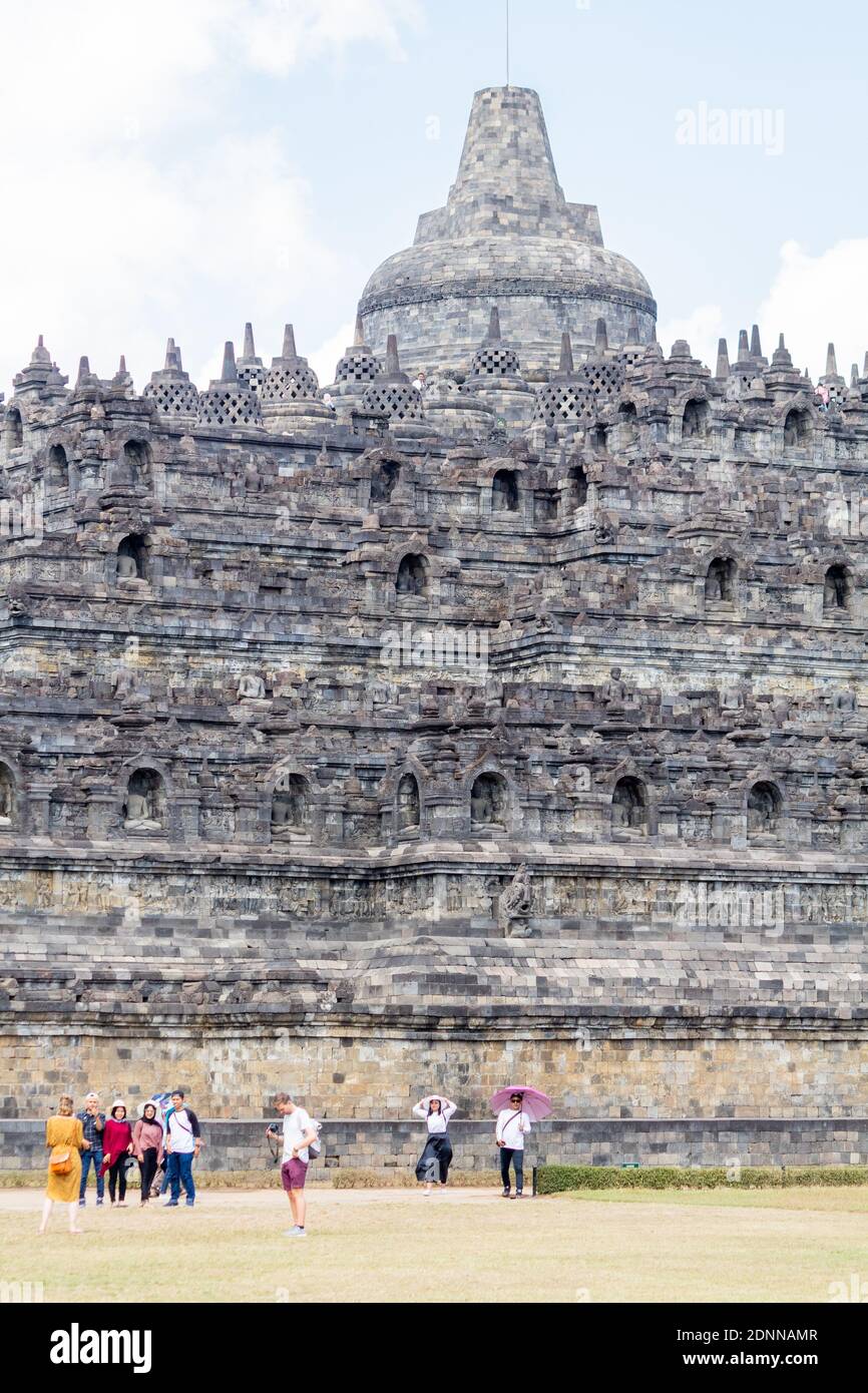 El antiguo templo budista en Borobudur, Indonesia Foto de stock