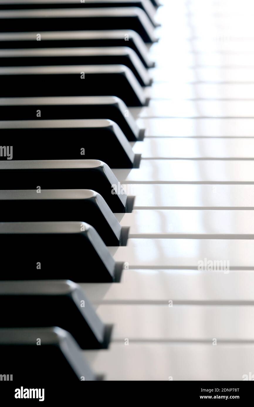 Cerca de teclas de piano Foto de stock