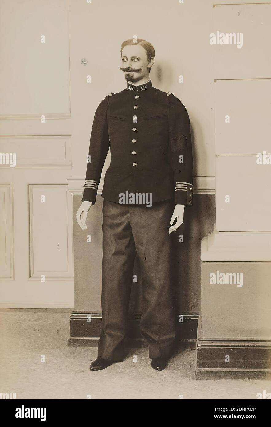 Historical uniform fotografías e imágenes de alta resolución - Alamy