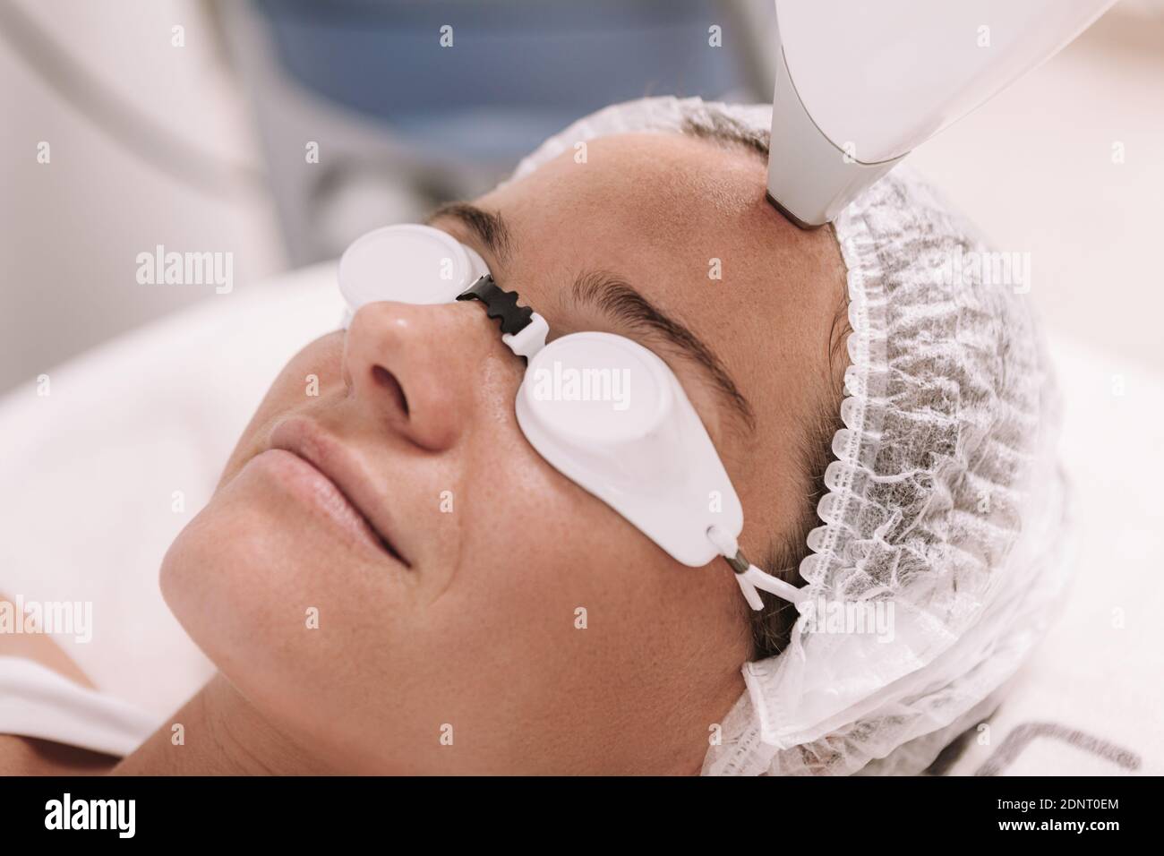 Gafas para depilacion laser fotografías e imágenes de alta resolución -  Página 9 - Alamy