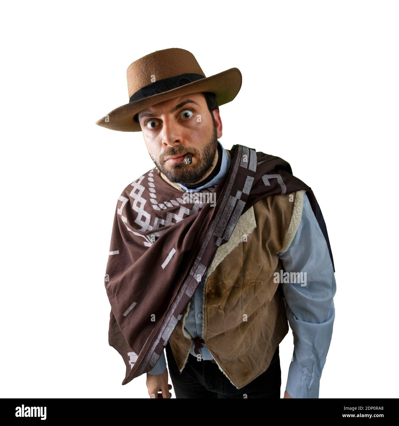 Retrato del hombre usando sombrero Cowboy Cigarro de contra blanco Fotografía de stock - Alamy