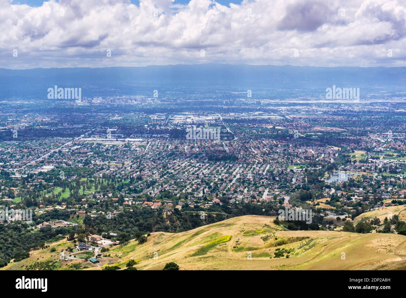 Vista aérea de la ciudad de San José, en el corazón de Silicon Valley; sur de la bahía de San Francisco, California Foto de stock