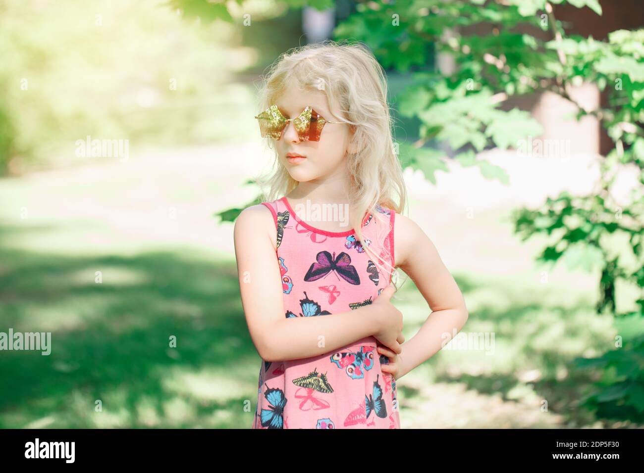Gafas de sol pentagonales irregulares de aleación para mujer, lentes de sol  con montura pequeña, polígono, azul, rosa, transparente|Gafas de sol para  mujer| - AliExpress