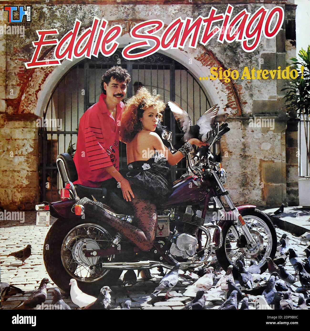 EDDIE SANTIAGO Sigo atrevido - Vintage Vinyl Record Cover Fotografía de  stock - Alamy