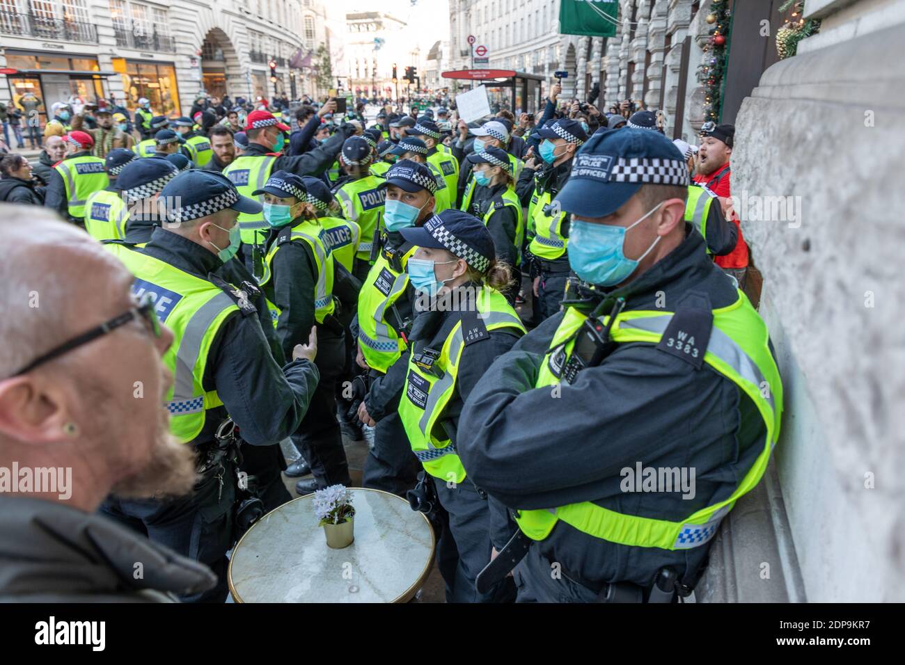 Londres, Inglaterra. 19 de diciembre de 2020. Protesta contra el cierre en la Plaza del Parlamento. Fotógrafo : Brian Duffy Foto de stock