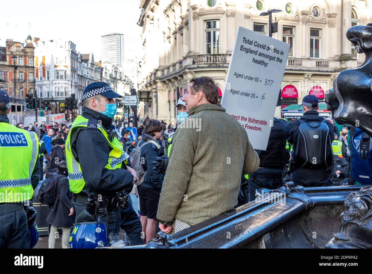 Londres, Inglaterra. 19 de diciembre de 2020. Protesta contra el cierre en la Plaza del Parlamento. Fotógrafo : Brian Duffy Foto de stock