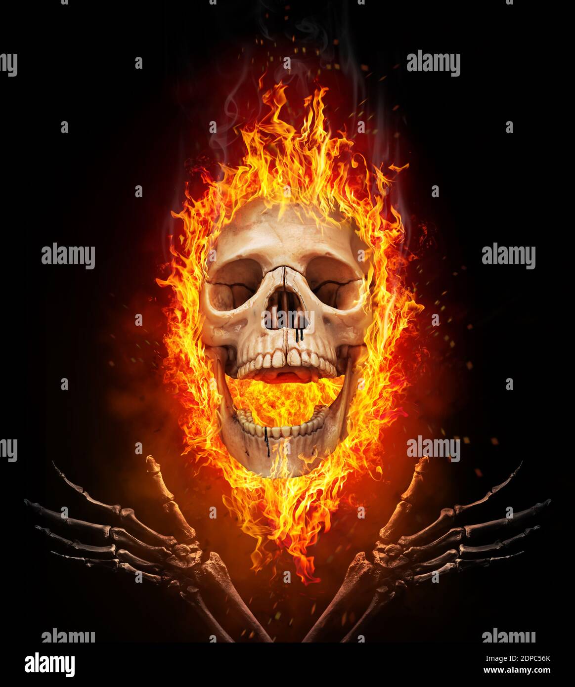 Cráneo quemado en el fuego. Concepto de Halloween Foto de stock