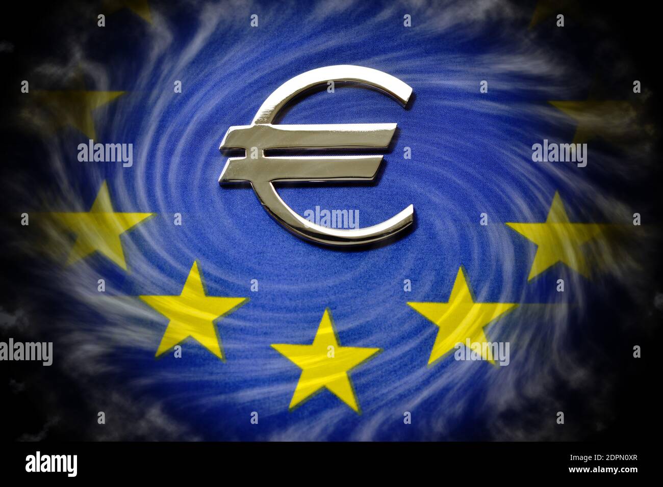 Signo del euro en la bandera de la UE Foto de stock