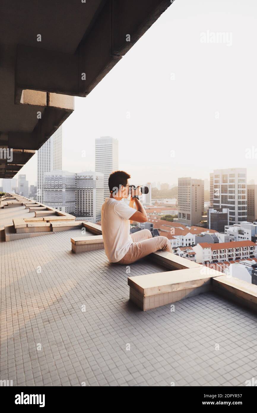 Hombre fotografiar Paisaje Urbano Fotografía de stock - Alamy